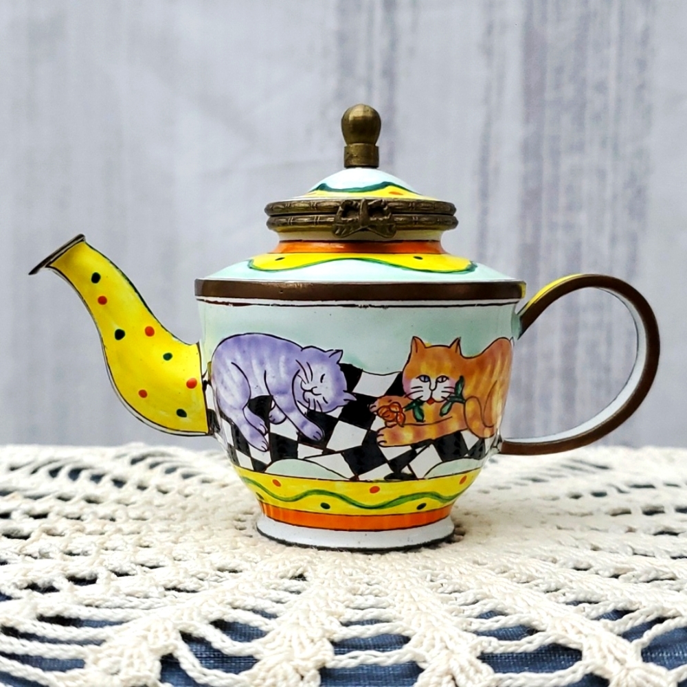 Kelvin Chen no.155 Handpainted Mini Teapot Retro 2000 Vintage 3" x 5"